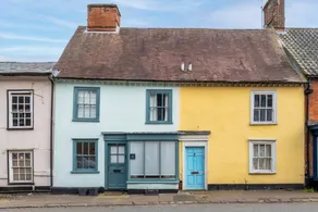 London Cottage - Image 2