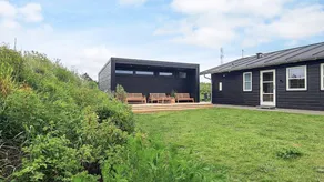 House with terrace, sauna & barbecue - Image 4