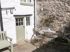 Children-friendly pleasant cottage with garden - Image 3