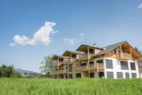 Flat with garden, sauna & terrace | Mountain view - Image 2