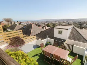 Child-friendly pleasant cottage with garden | Beach view - Image 3