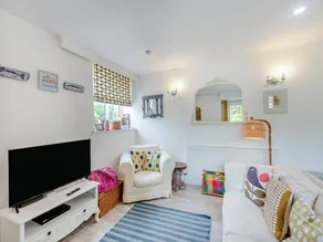 Cottage with garden & pool | River view - Image 3