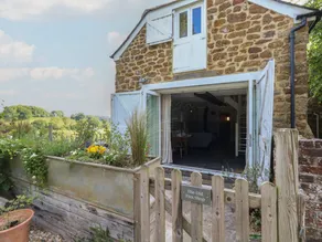 Children-friendly pleasant cottage with garden | Pets allowed - Image 2