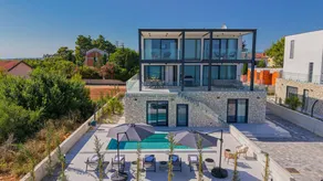 Seafront Villa Aurea with pool and seaview - Image 4