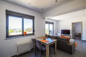 Kayzo Luxury Apartment With Pool - Image 5