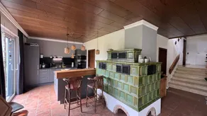 Appartamento con terrazza, piscina e giardino - Image 2