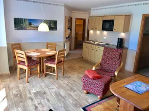 Ein-Steinwurf-zum-Ostseestrand-Ferienwohnung-Martha-mit-Terrasse - Image 4