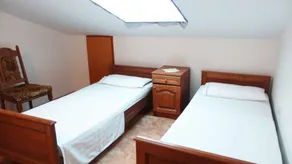 Beautiful holiday apartment with BBQ, terrace & garden - Image 4