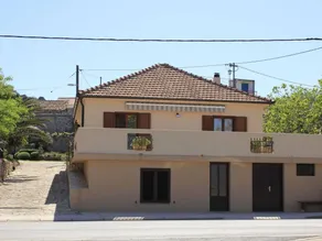 House with garden & terrace - Image 2