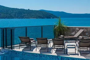 Beachfront Villa Absoluta with Pool - Image 5