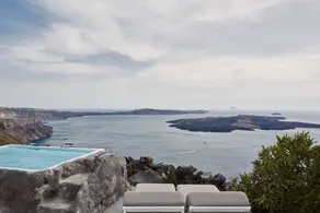 Villa with hot tub & private pool | Beach view - Image 2