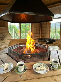 House with barbecue, terrace & garden - Image 3