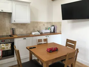 Child-friendly cottage with barbeque & garden - Image 3