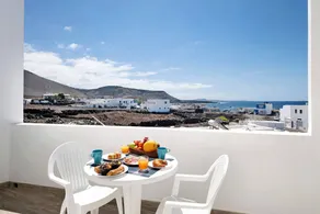 Charming house with terrace | Mountain view - Image 2