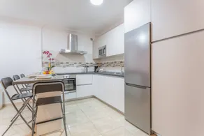 Appartement de vacances avec terrasse | Vue ville - Image 3