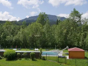 Family-friendly apartment with pool - Image 2