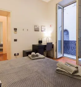 Benvenuti al B&B mimmù situato nel cuore pulsante di Napoli, il nostro bed and breakfast offre un'esperienza autentica e indimenticabile. - Image 5