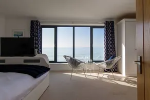 Children-friendly holiday home with barbecue, garden & fast internet | Water view | Next to the beach | Pet-friendly - Image 2