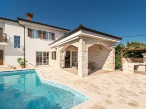 Casa con jardín, terraza y piscina privada - Image 4