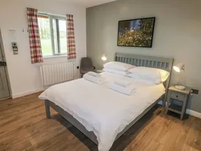 Cottage avec terrasse et jardin - Image 2