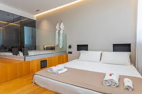 Beautiful bed & breakfast with jacuzzi | Next to Catania Cathedral | Sea view - Image 4