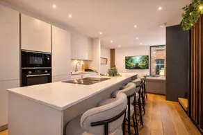 Flat with garden, terrace & fast internet | Near Manchester Town Hall - Image 3
