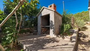 Flat with BBQ, terrace & garden - Image 5