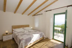 Apartments Mira Beachfront Bliss - Image 4
