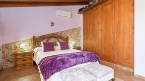 Apartment with pool, barbecue & garden - Image 5