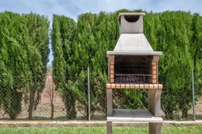 House with terrace, garden & barbecue | Garden view - Image 5