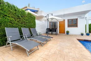 Casa vacacional con jardín, terraza y barbacoa | Vistas a la ciudad - Image 2