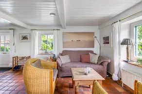 Holiday Home 'Achtern Diek' with Private Terrace, Garden and Wi-Fi - Image 4