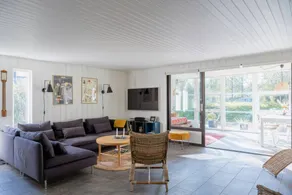 Child-friendly holiday home with barbecue, terrace & garden | Next to the beach | Dogs allowed - Image 3