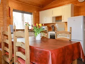 Cottage with garden & BBQ - Image 5