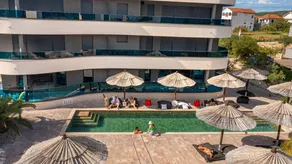 Children-friendly flat with garden, terrace & pool | Beach nearby - Image 4