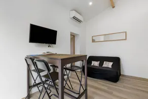 Holiday home with terrace & pool - Image 3