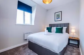 1 Bold St - Chic 1 Bed Flat in Central Southport - Image 2