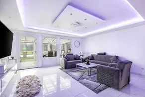 House with terrace, garden & BBQ | Garden view - Image 2