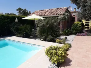 Holiday home with garden, terrace & pool - Image 3