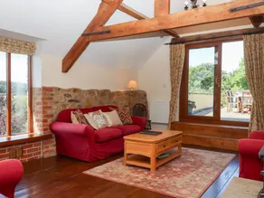 Cottage with garden, pool & terrace - Image 4