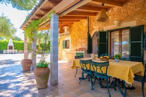 Family-oriented pleasant villa with terrace, private pool & BBQ - Image 3