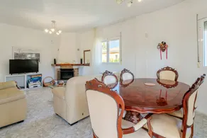 Merveilleuse maison de vacances entièrement équipée avec barbecue, piscine privée et jardin - Image 5