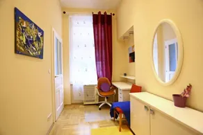 Beautiful private room | Close to Hungarian Parliament Building - Image 2