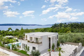 Fully equipped villa with garden, BBQ & private pool | Sea view | Pets allowed - Image 5