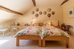 Holiday home with BBQ, terrace & garden | River view - Image 2