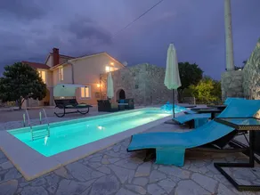 Holiday home with barbecue, private pool & terrace - Image 5