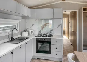 Superior Lodge (sleeps 8) - Image 2