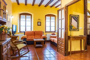 Holiday home with barbeque, garden & terrace | Garden view - Image 3