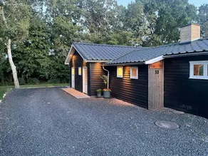 Holiday home with terrace, garden & barbecue - Image 2