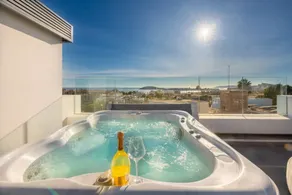 Family-oriented pleasant villa with terrace, jacuzzi & barbeque | Close to the beach - Image 3